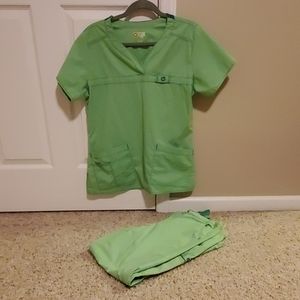 wonder flex scrub set.